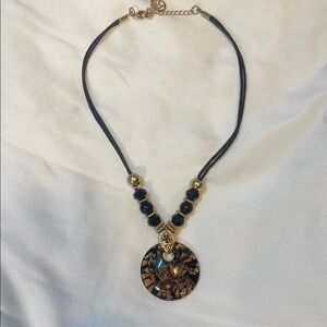 Elegant Gold and Black Pendant Necklace
